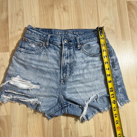 American Eagle Womens Light Wash Highest Rise 90s Boyfriend Short Size 2 - Picture 3 of 7